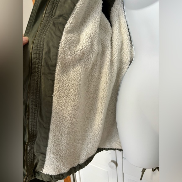 Anorak Military Parka Jacket with fur trimmed hood (Size Large) - Picture 6 of 7